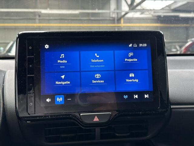 Toyota YARIS Cross 1.5 Hybrid Business Plus met trekhaak, hoge instap