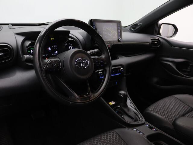 Toyota YARIS 1.5 Hybrid Executive Head-up display | JBL