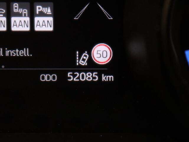Toyota YARIS 1.5 Hybrid Executive Head-up display | JBL