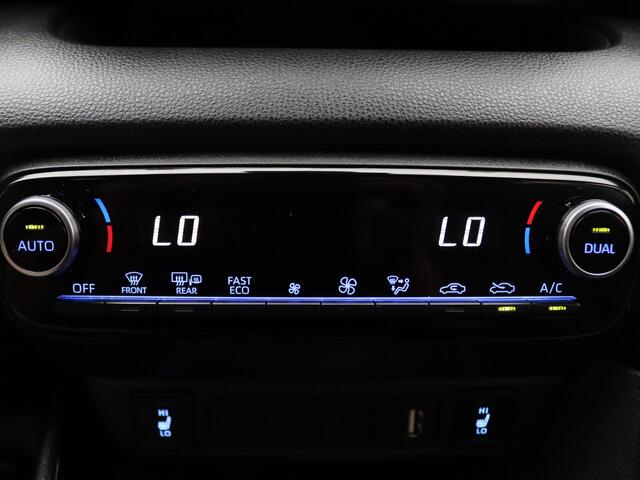 Toyota YARIS 1.5 Hybrid Executive Head-up display | JBL