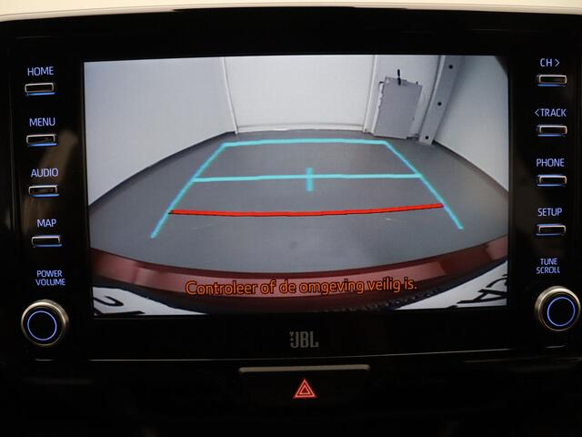 Toyota YARIS 1.5 Hybrid Executive Head-up display | JBL