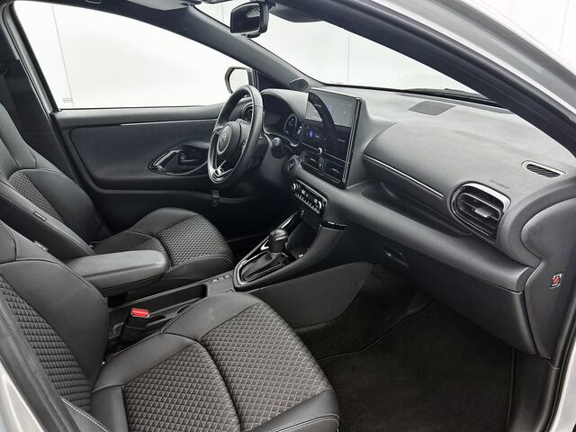 Toyota YARIS 1.5 Hybrid 130 Executive | BTW voertuig | Dodehoek detectie | Stoel+stuurverwarming | Parkeersensoren voor+achter | Apple CarPlay/Android Auto | Cruise Control Adaptive | Achteruitrijcamera |
