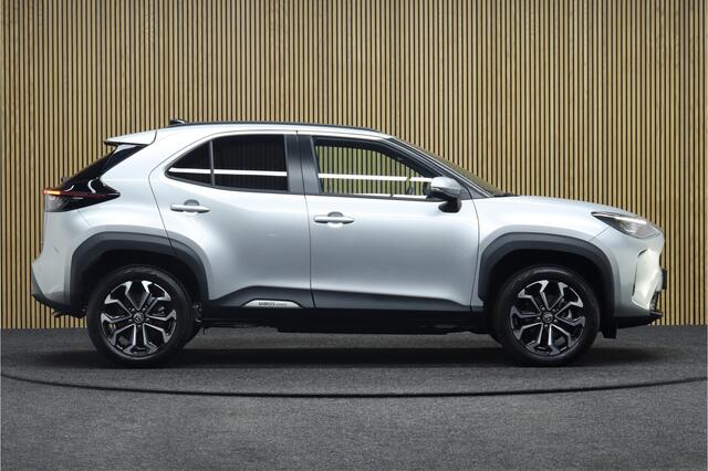 Toyota YARIS Cross 1.5 Hybrid 115 Dynamic + Comfort Pack | MY2026 | Adaptive-cruise | Camera | Clima | Apple Carplay & Android Auto | Navigatie | Keyless | Parkeerhulp | Stoel & Stuurverwarming | Dodehoekdetectie