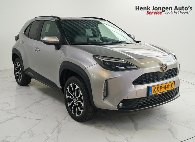 Toyota YARIS Cross 1.5 Hybrid 115 First Edition uit 2025 Rijklaar + Fabrieksgarantie Henk Jongen Auto's in Helmond, al 50 jaar service zoals 't hoort!