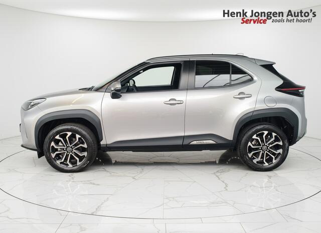 Toyota YARIS Cross 1.5 Hybrid 115 First Edition uit 2025 Rijklaar + Fabrieksgarantie Henk Jongen Auto's in Helmond, al 50 jaar service zoals 't hoort!