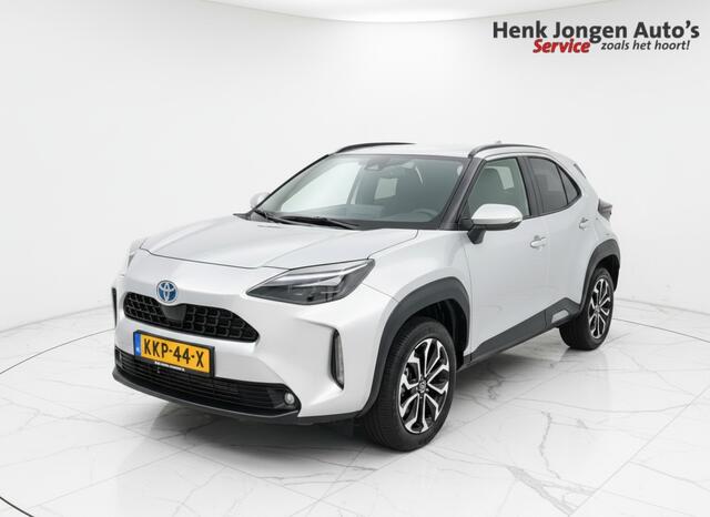 Toyota YARIS Cross 1.5 Hybrid 115 First Edition uit 2025 Rijklaar + Fabrieksgarantie Henk Jongen Auto's in Helmond, al 50 jaar service zoals 't hoort!