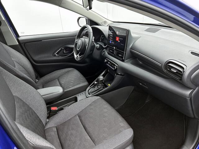 Toyota YARIS 1.5 Hybrid 115 Dynamic Comfort Pack | BTW voertuig | Dodehoek detectie | Stoel+stuurverwarming | Parkeersensoren voor+achter | Apple CarPlay/Android Auto | Cruise Control Adaptive |