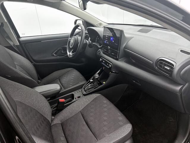 Toyota YARIS 1.5 Hybrid 115 Dynamic Comfort Pack | BTW voertuig | Dodehoek detectie | Stoel+stuurverwarming | Parkeersensoren voor+achter | Apple CarPlay/Android Auto | Cruise Control Adaptive |