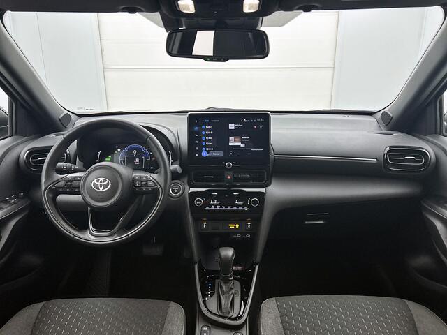 Toyota YARIS Cross 1.5 Hybrid 115 Dynamic Comfort Pack | BTW voertuig | Dodehoek detectie | Stoel+stuurverwarming | Parkeersensoren voor+achter | Apple CarPlay/Android Auto | Cruise Control Adaptive |