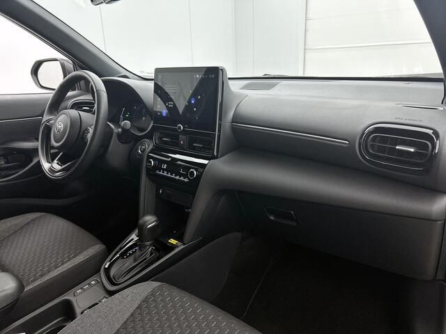 Toyota YARIS Cross 1.5 Hybrid 115 First Edition Comfort Pack | BTW voertuig | Dodehoek detectie | Stoel+stuurverwarming | Parkeersensoren voor+achter | Apple CarPlay/Android Auto | Cruise Control Adaptive |