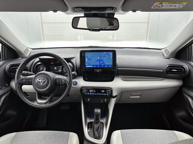 Toyota YARIS 1.5 Hybrid Style | BTW Voertuig | lichte kleur interieur | Half leder/stof | Stoelverwarming | 17" velgen | Navigatie | Apple CarPlay/Android auto | Cruise Control Adaptive | Climate Control |