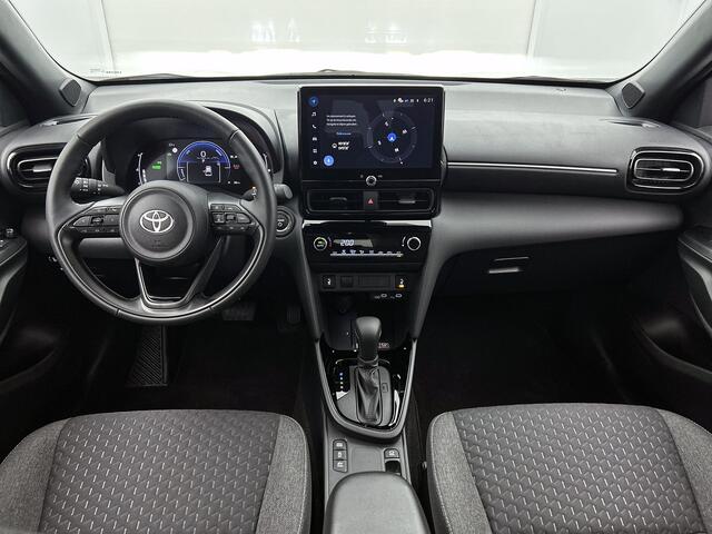 Toyota YARIS Cross 1.5 Hybrid 130 Dynamic Comfort Pack | BTW voertuig | Dodehoek detectie | Stoel+stuurverwarming | Parkeersensoren voor+achter | Apple CarPlay/Android Auto | Cruise control Adaptive |