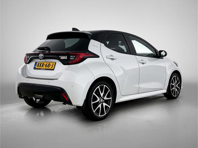 Toyota YARIS 1.5 Hybrid Executive Limited | Stoelverwarming | Parkeersensoren voor+achter | Apple CarPlay/Android auto | Cruise control Adaptive | Climate control | Achteruitrijcamera |