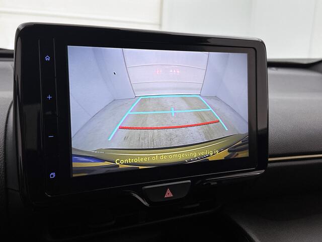 Toyota YARIS Cross 1.5 Hybrid Adventure | Head-Up Display | Dodehoek detectie | Elektrische achterklep | Stoel+Stuurverwarming | Parkeersensoren voor+achter | LED Matrix koplampen | Apple CarPlay/Android Auto |