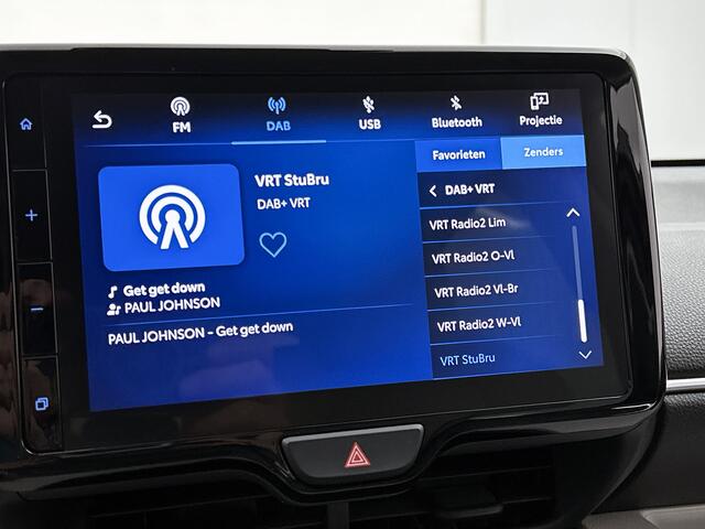 Toyota YARIS 1.5 Hybrid Executive | Lichte kleur interieur | Head-Up Display | Dodehoek detectie | Parkeersensoren Voor+Achter | Stoel+stuurverwarming | Navigatie | Apple CarPlay/Android auto | Cruise Control Adaptive |