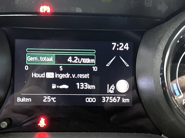 Toyota YARIS 1.5 Hybrid Executive + | JBL | Head-Up Display | Dodehoek detectie | Stoel+stuurverwarming | Parkeersensoren voor+achter | Draadloze telefoonlader | Navigatie | Apple CarPlay/Android Auto |