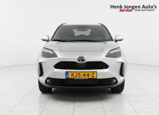 Toyota YARIS Cross 1.5 Hybrid 115 First Edition uit 2025 Rijklaar + Fabrieksgarantie Henk Jongen Auto's in Helmond, al 50 jaar service zoals 't hoort!