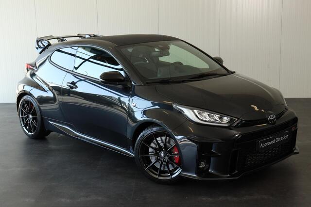 Toyota YARIS 1.6 GR Performance, Milltek, KW Schroefset, Suede stuurwiel, Dakspoiler