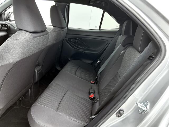 Toyota YARIS Cross Hybrid 115 Dynamic | Navigatie | Lichtmetalen velgen |