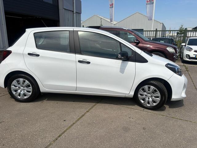Toyota YARIS 1.0 VVT-i Now Airco, radio