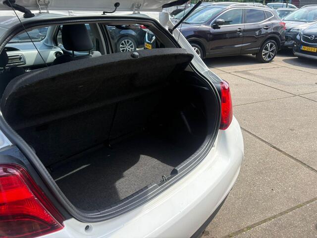 Toyota YARIS 1.0 VVT-i Now Airco, radio
