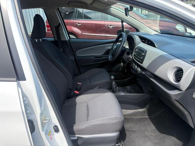 Toyota YARIS 1.0 VVT-i Now Airco, radio