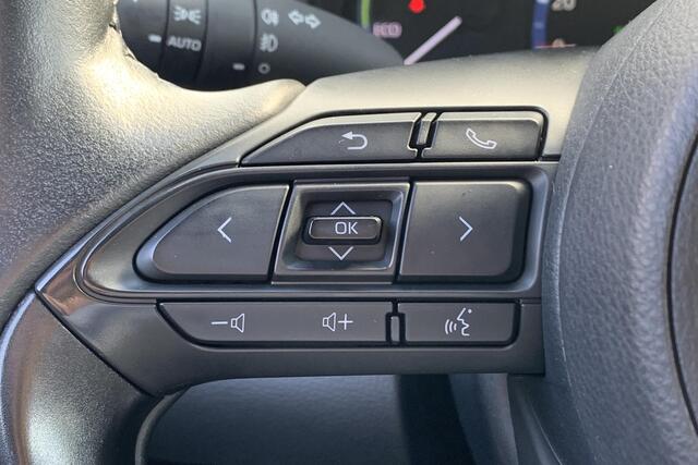 Toyota YARIS Cross 1.5 Hybrid Explore Stoel- en Stuurverwarming | LED | Camera | Apple Carplay