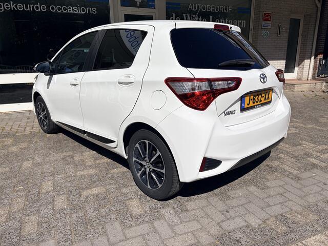 Toyota YARIS 1.5 VVT-i Dynamic Achteruitrij camera/Autom. airco/Audio installatie/Hoogte verstelbare stoelen/verwarmde elektrisch verstelbare spiegels /Cruise controle/Keyless entry/Led dagrij verl./Mistlampen voor/Leder m