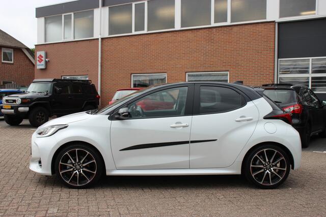 Toyota YARIS 1.5 Hybrid GR Sport | Blindspot | Head-up | Stoelverwarming | Keyless |