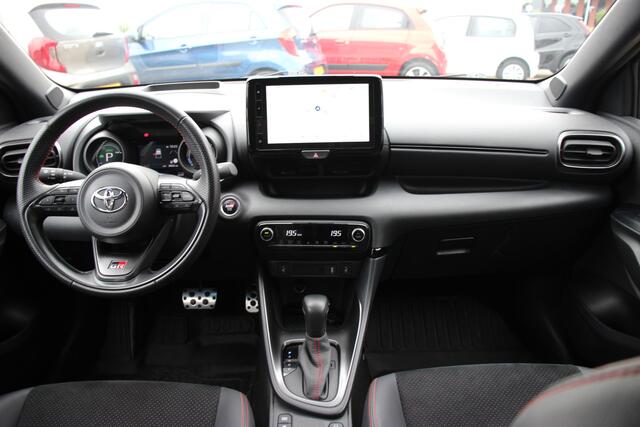Toyota YARIS 1.5 Hybrid GR Sport | Blindspot | Head-up | Stoelverwarming | Keyless |
