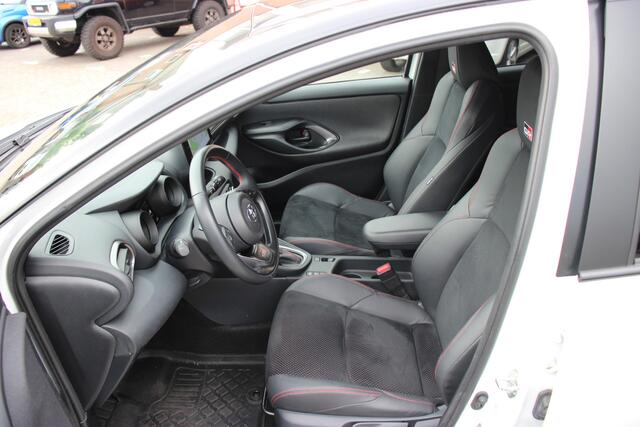 Toyota YARIS 1.5 Hybrid GR Sport | Blindspot | Head-up | Stoelverwarming | Keyless |