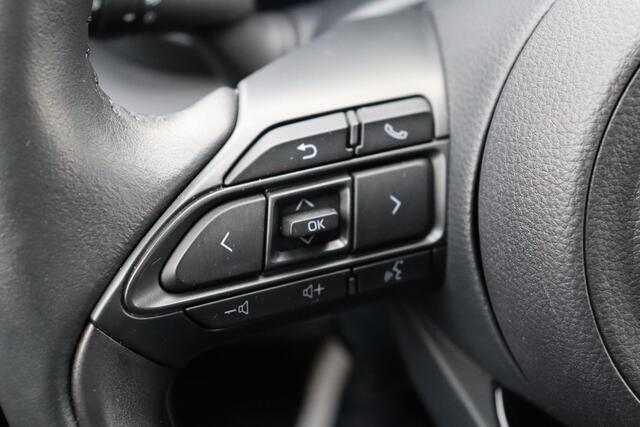 Toyota YARIS Cross 1.5 Hybrid 115 Dynamic Limited, Parkeersensoren, Stuurverwarming
