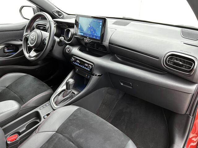 Toyota YARIS 1.5 Hybrid GR Sport + | BTW voertuig | JBL | Head-Up Display | Dodehoek detectie | Stoel+stuurverwarming | Parkeersensoren voor+achter | Apple CarPlay/Android Auto | Cruise Contol Adaptive |