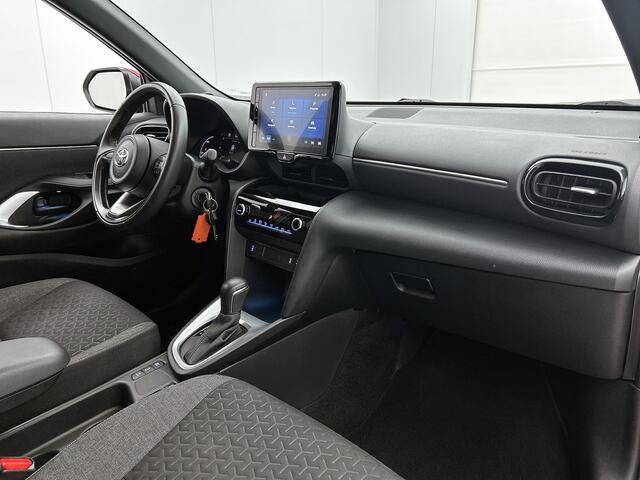 Toyota YARIS Cross 1.5 Hybrid Dynamic + Limited Dealer Onderhouden | Parkeersensoren voor+achter | Stoelverwarming | Climate Control | Cruise Control Adaptive | Achteruitrijcamera | Navigatie | Apple CarPlay/Android Auto |