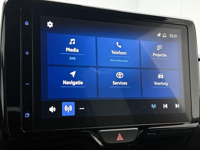 Toyota YARIS Cross 1.5 Hybrid Dynamic + Limited Dealer Onderhouden | Parkeersensoren voor+achter | Stoelverwarming | Climate Control | Cruise Control Adaptive | Achteruitrijcamera | Navigatie | Apple CarPlay/Android Auto |