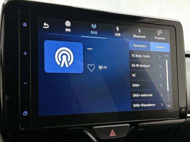 Toyota YARIS Cross 1.5 Hybrid Dynamic + Limited Dealer Onderhouden | Parkeersensoren voor+achter | Stoelverwarming | Climate Control | Cruise Control Adaptive | Achteruitrijcamera | Navigatie | Apple CarPlay/Android Auto |