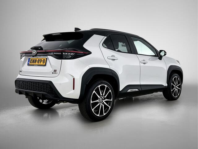 Toyota YARIS Cross 1.5 Hybrid 130 GR SPORT | BTW voertuig | JBL | Head-Up Display | LED Matrix | Dodehoek detectie | Stoel+stuurverwarming | Parkeersensoren Voor+Achter | Elektrische Achterklep |