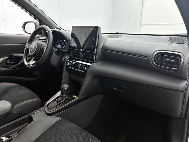 Toyota YARIS Cross 1.5 Hybrid 130 GR SPORT | BTW voertuig | JBL | Head-Up Display | LED Matrix | Dodehoek detectie | Stoel+stuurverwarming | Parkeersensoren Voor+Achter | Elektrische Achterklep |