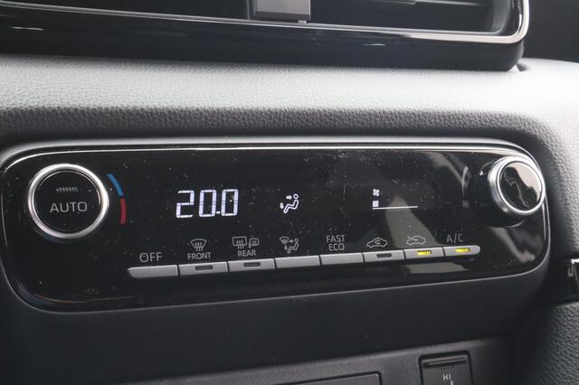Toyota YARIS 1.5 Hybrid 115 Dynamic | V+A Parkeersensoren | Stoel & Stuur Ver