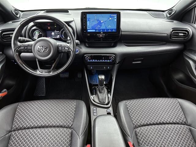 Toyota YARIS 1.5 Hybrid Executive | JBL | Head-Up Display | Dodehoek Detectie | Stoel+stuurverwarming | Parkeersensoren voor+achter | Draadloze telefoonlader | Navigatie | Apple CarPlay/Android Auto |