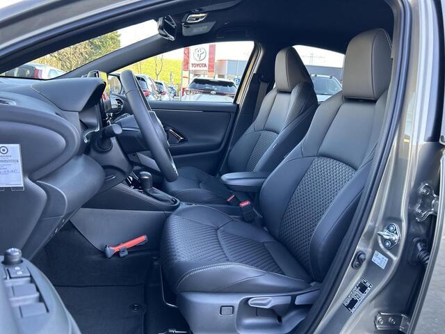 Toyota YARIS 1.5 Hybrid 130 Executive **STOEL- EN STUURVERWARMING/ PARKEERSENSOREN/ DODEHOEK DETECTIE**