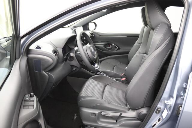 Toyota YARIS 1.5 Hybrid 130 Executive | Voorstoelen verwarmd | Bi-Tone | Nieuwe Auto |