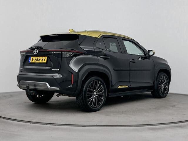 Toyota YARIS Cross 1.5 Hybrid Adventure Limited | Treeplanken | Parkeersensoren V+A | LM-Velgen | Afneembare Trekhaak |