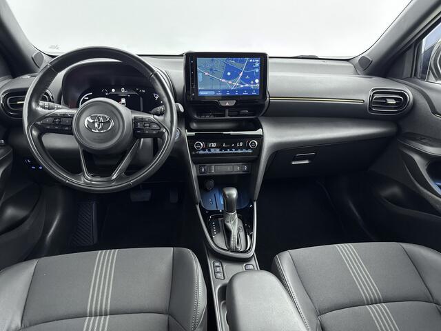 Toyota YARIS Cross 1.5 Hybrid Adventure Limited | Treeplanken | Parkeersensoren V+A | LM-Velgen | Afneembare Trekhaak |