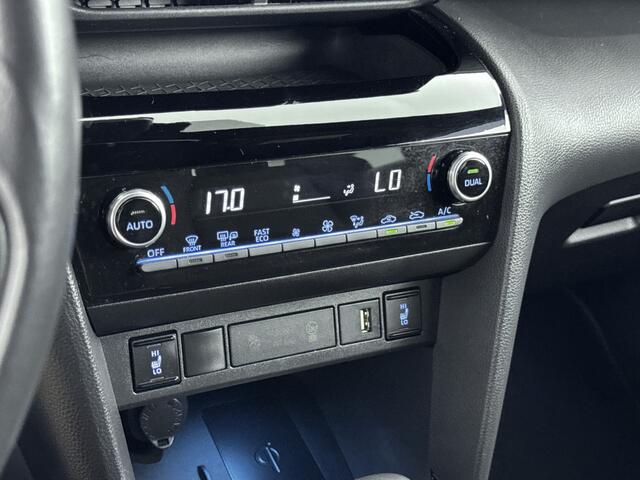 Toyota YARIS Cross 1.5 Hybrid Adventure Limited | Treeplanken | Parkeersensoren V+A | LM-Velgen | Afneembare Trekhaak |