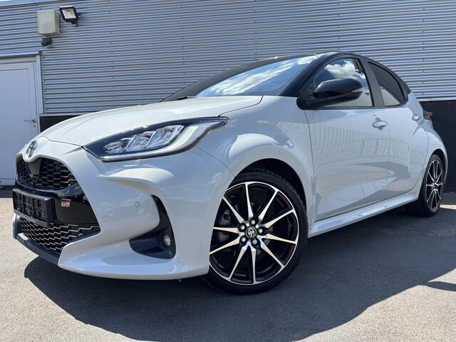 Toyota YARIS 1.5 Hybrid GR Sport Bi-tone