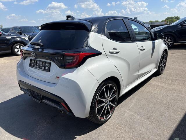 Toyota YARIS 1.5 Hybrid GR Sport Bi-tone