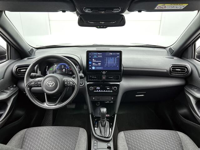 Toyota YARIS Cross 1.5 Hybrid 115 Dynamic Comfort Pack | BTW voertuig | Dodehoek detectie | Stuur+stoelverwarming | Parkeersensoren voor+achter | Draadloze telefoonlader | Apple CarPlay/Android Auto | Cruise Control Adaptive |