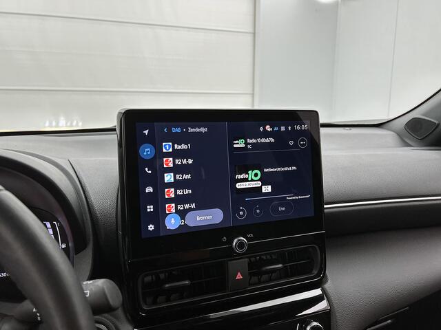 Toyota YARIS Cross 1.5 Hybrid 115 Dynamic Comfort Pack | BTW voertuig | Dodehoek detectie | Stuur+stoelverwarming | Parkeersensoren voor+achter | Draadloze telefoonlader | Apple CarPlay/Android Auto | Cruise Control Adaptive |
