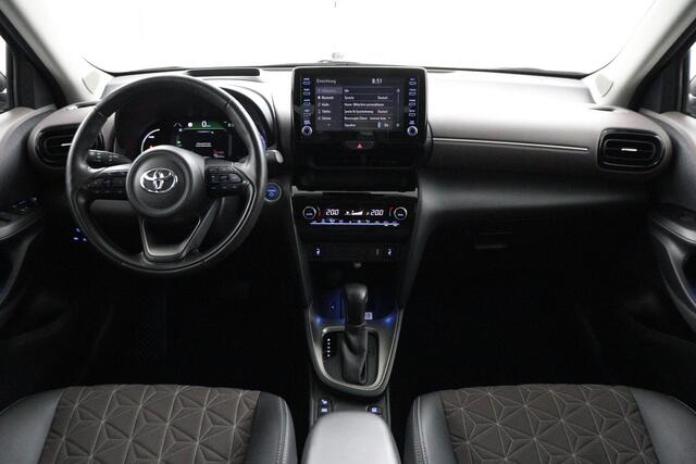 Toyota YARIS Cross 1.5 Hybrid Adventure | Stoel/Stuurverwarming | Parkeersensoren | Electrische kofferklep | Blindspot |